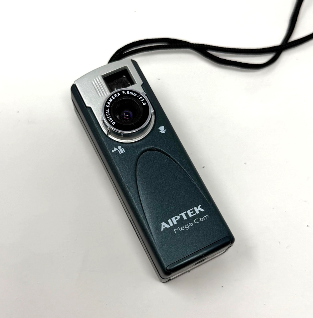 Aiptek Mega Cam Vintage Digital Camera 2002 Untested Oxidized Battery Door